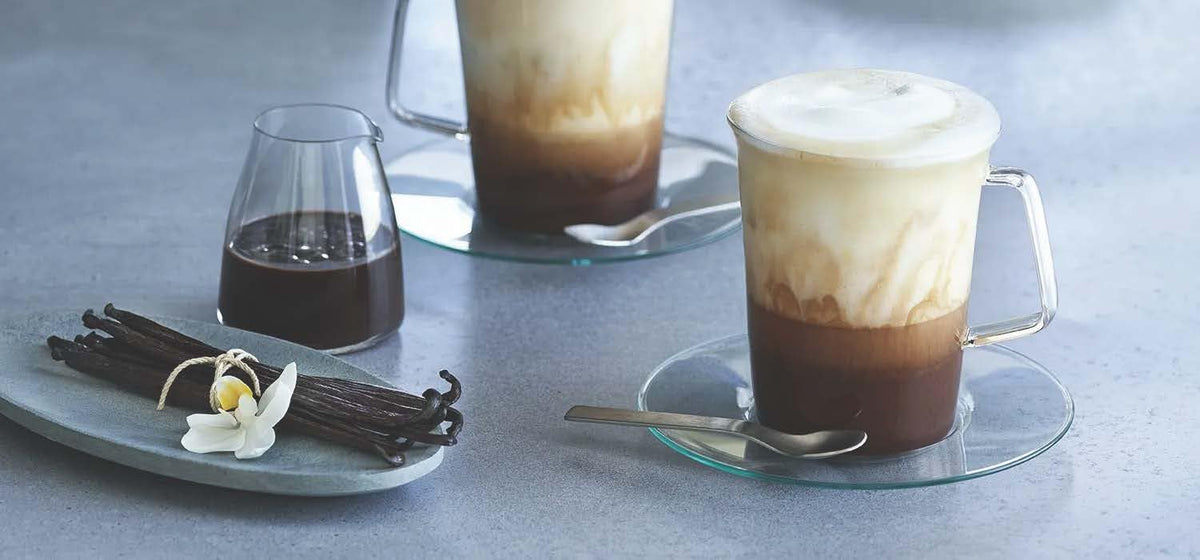 Ghirardelli Vanilla Sauce – 87.3 oz Bottle | Premium Dessert Topping
