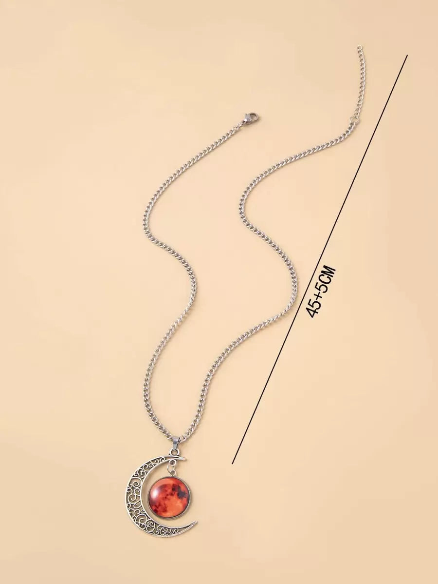suteyi Moon Pendant Necklace