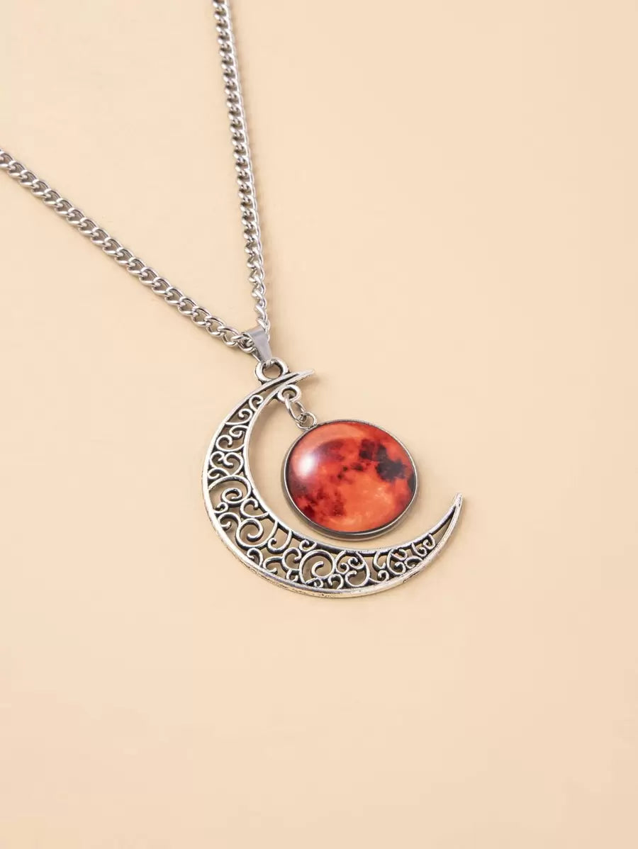 suteyi Moon Pendant Necklace