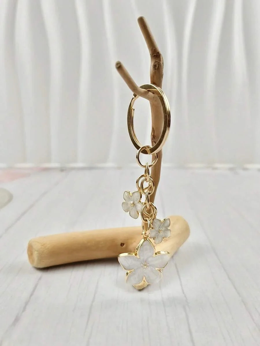 HAILIAN 1pc Sakura Shaped Keychain
