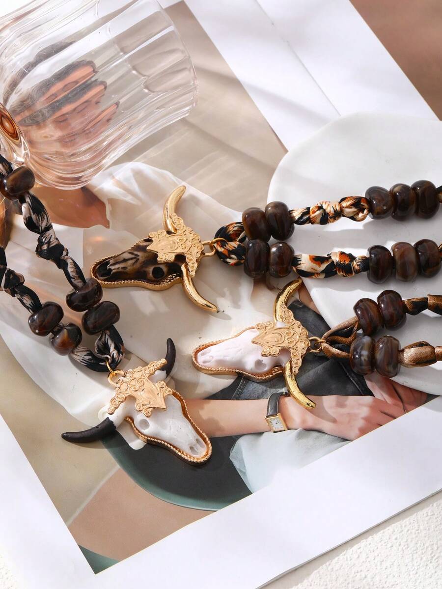 Gothic Style Fashionable Carved Bull Head Resin Bead Necklace
