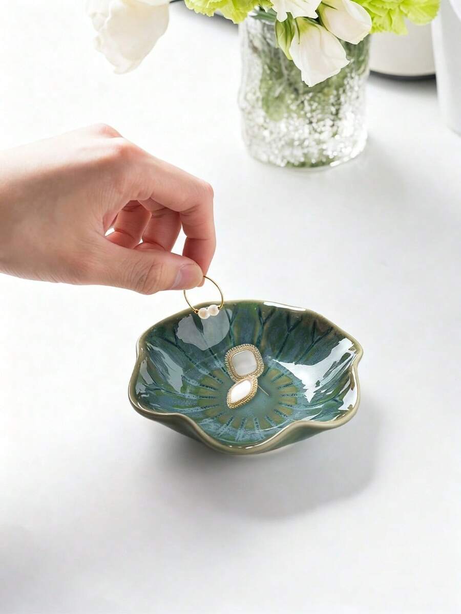 Elegant Ceramic Lotus Leaf Jewelry Organizer Tray For Earrings