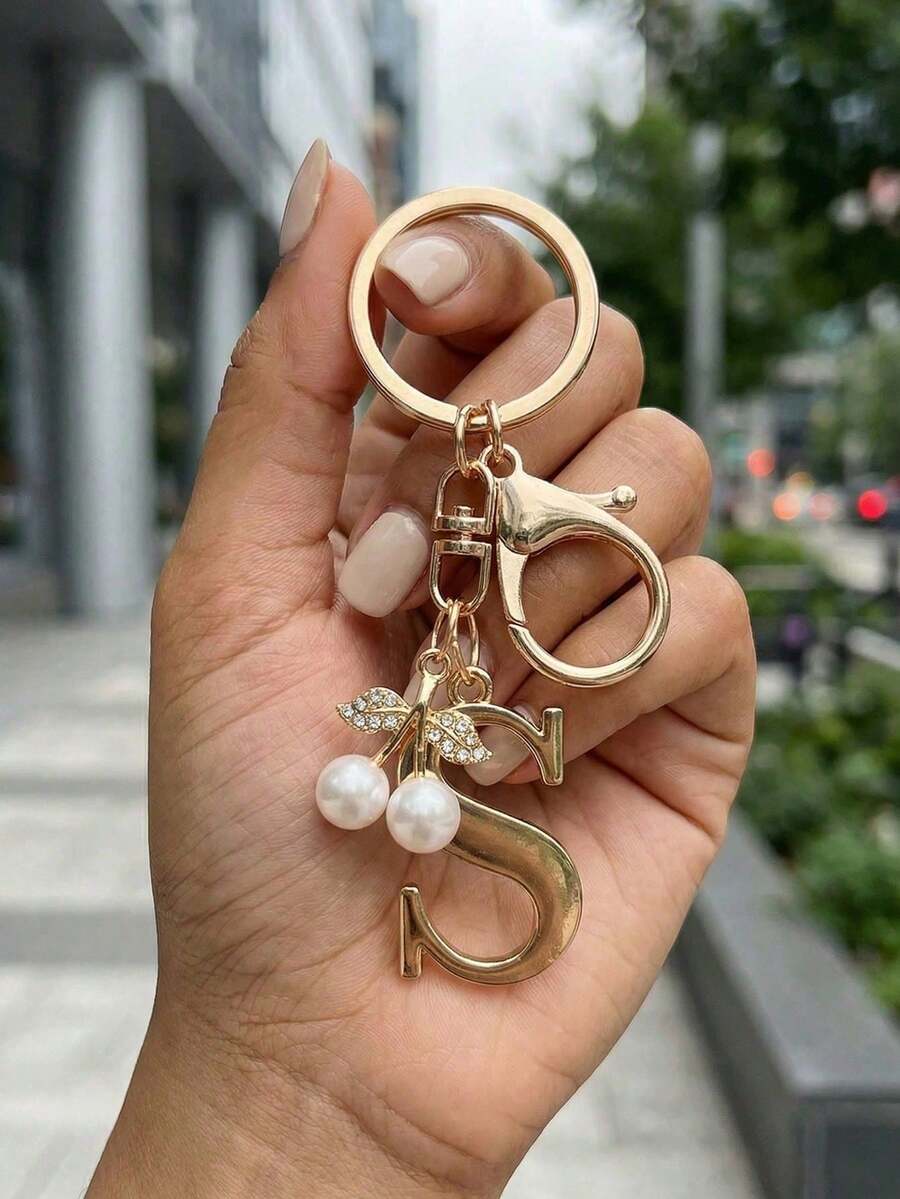 Elegant Metal Heart-Shaped Letter Keychain