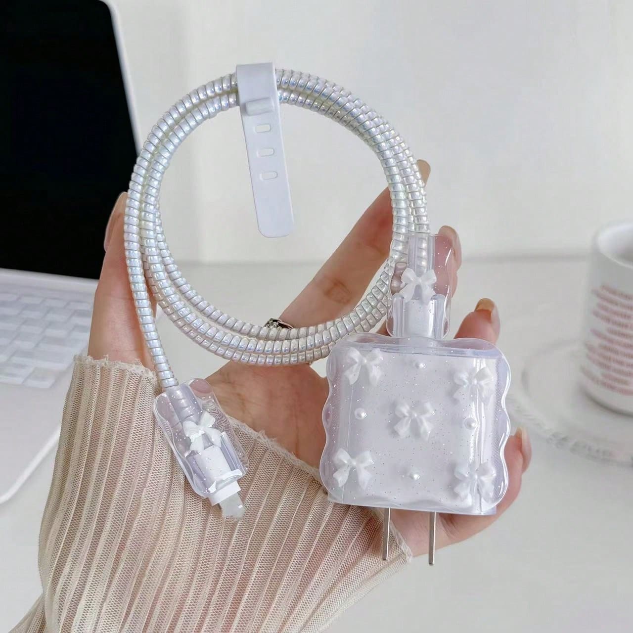 Pearl Design Charger Set, Includes Charging Cable Protector