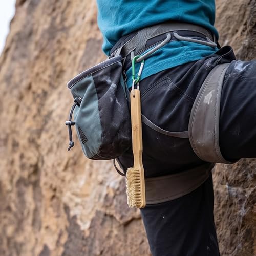Climbing Hold Brush with Wood Handle Fiber Head 20cm Compact Tool for Chalk Buildup Rock Pocket Gym Routes