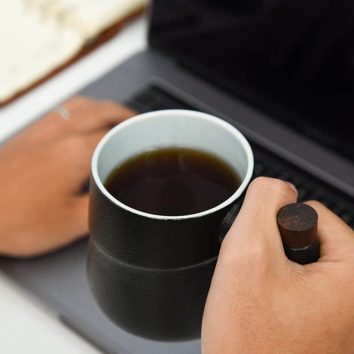 Tea Cup with Infuser and Lid, Rural style Wood Handle Ceramic Mugs Black