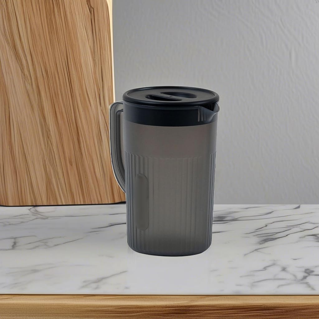 Plastic Pitcher, Cold 2.7L High Temperature Resistant Large Capacity Durable with Lid for Tea Drink (Black)
