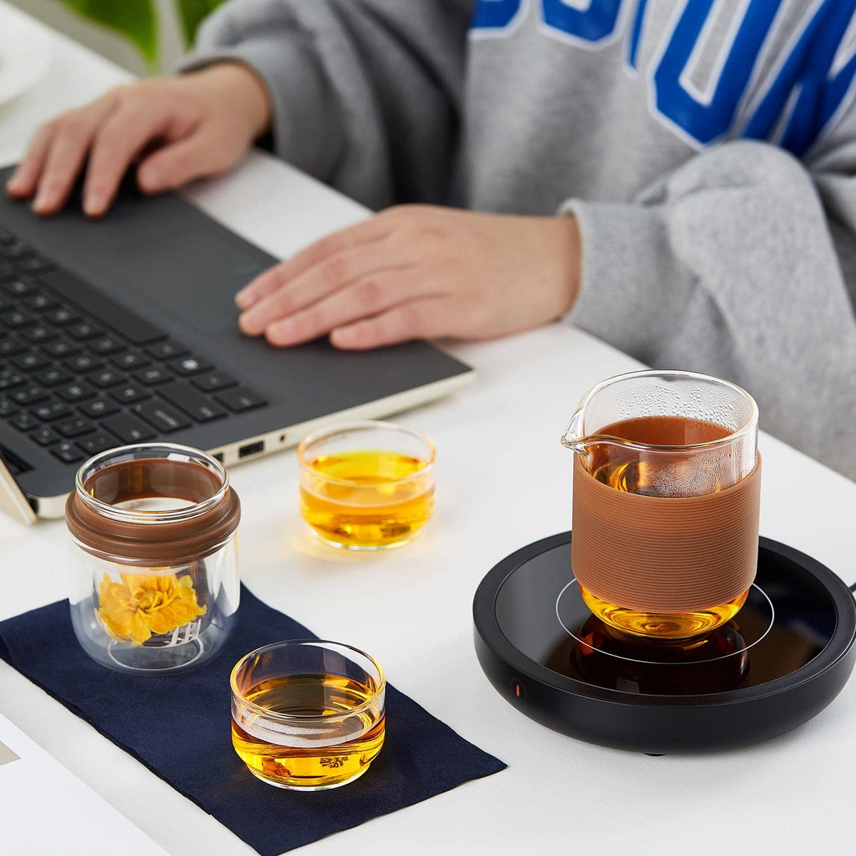 DOPUDO Glass Teacup Infuser Set, Portable Glass Tea Pot with 1 Strainer, 2 Cups, 1 Master Mug, Clear Borosilicate Glass, 5.1 oz Capacity, Brown