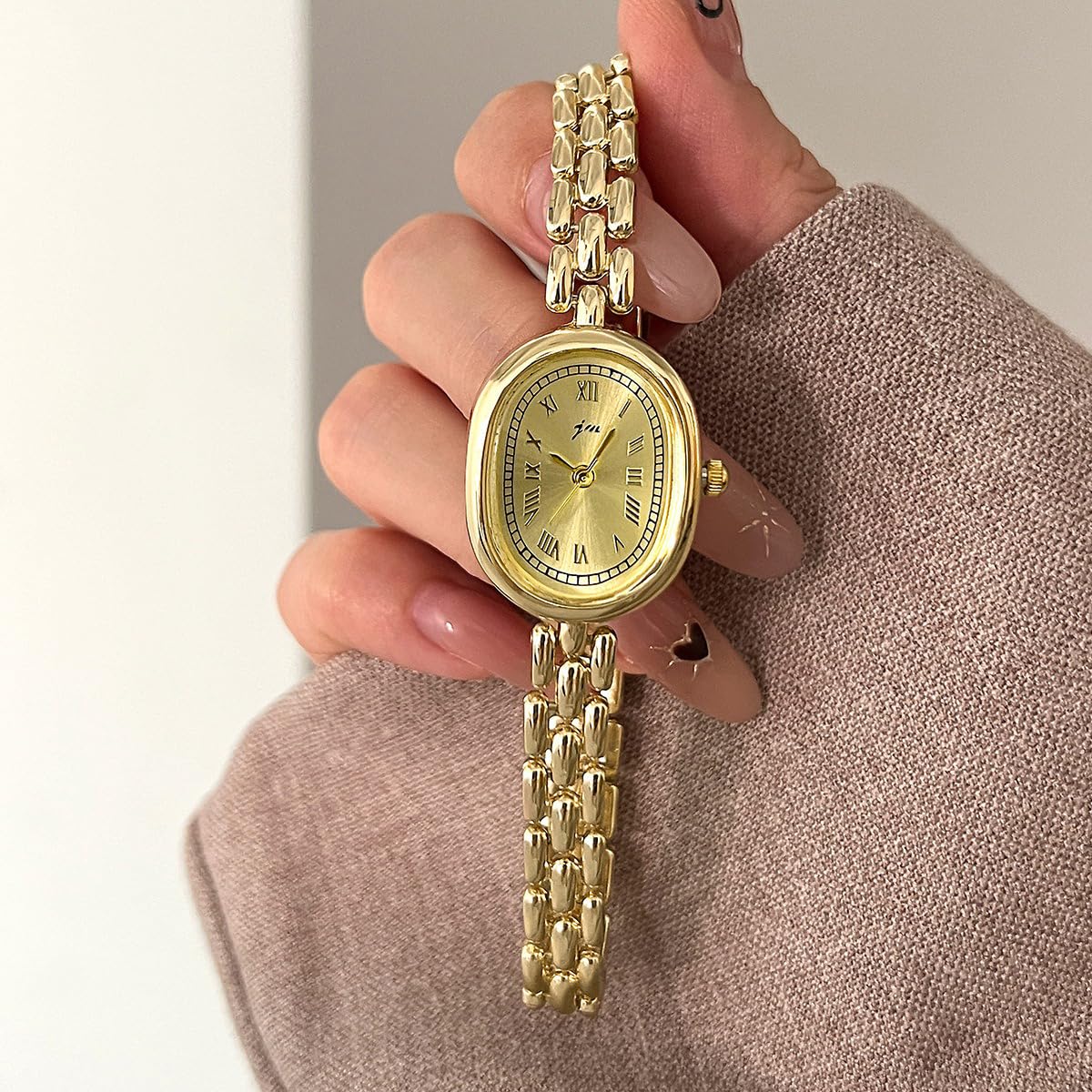 Women’s Bracelet Watch Small Face Oval Quartz Analog Wristwatch (Gold)