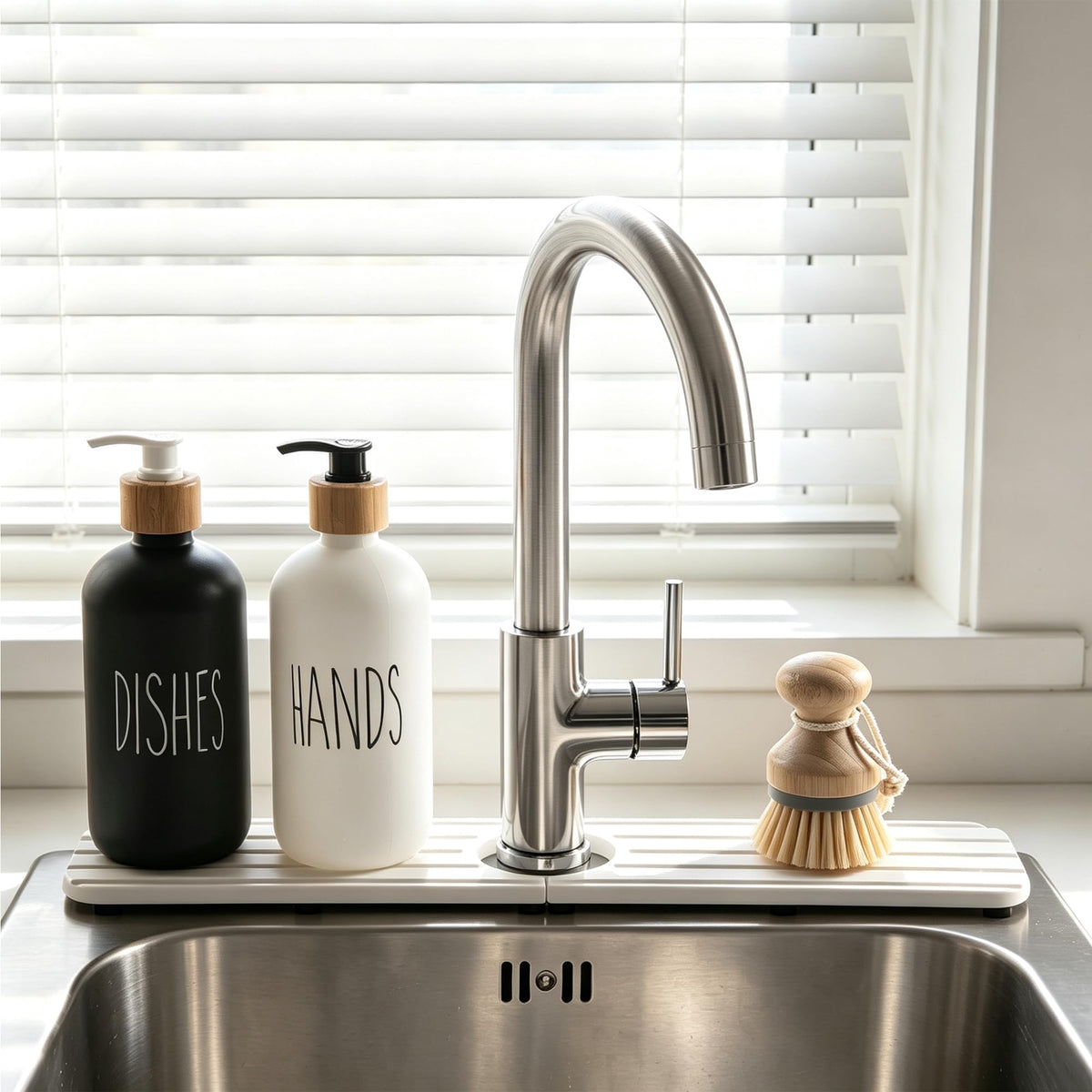 NiuYichee Faucet Mat for Kitchen Sink, Water Absorbing Diatomite Stone Tray