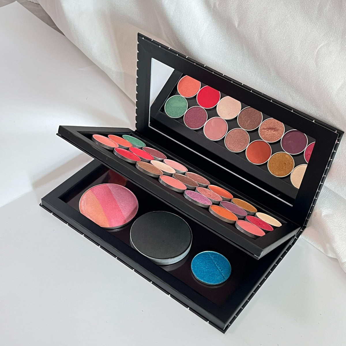 Large Double Layer Book Shape Empty Magnetic Eyeshadow Makeup Palette with Mirror and 20pcs Adhesive Stickers, Sliver Stars Cover, Fits Standard and Deep Pans (Not Included Eyeshadows)