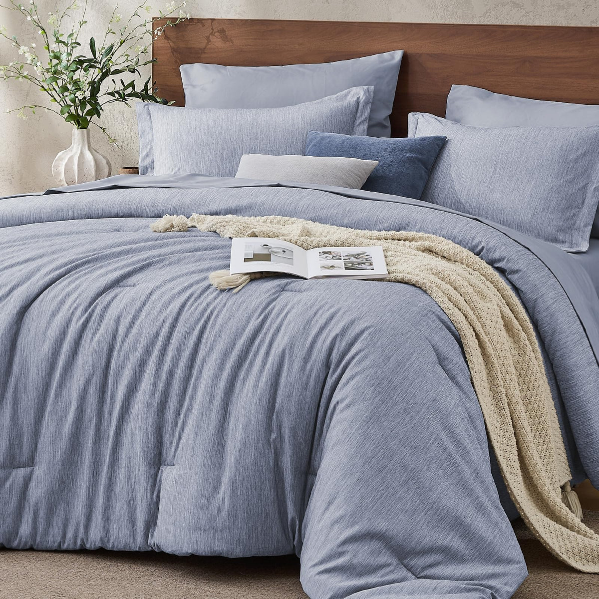 JOLLYVOGUE Navy Blue Queen Comforter Set, Cationic Dyeing Bed in a Bag Queen 7 Pieces, Double-Tone Bedding Set with Down Alternative Comforter, Sheets, Pillowcases & Shams