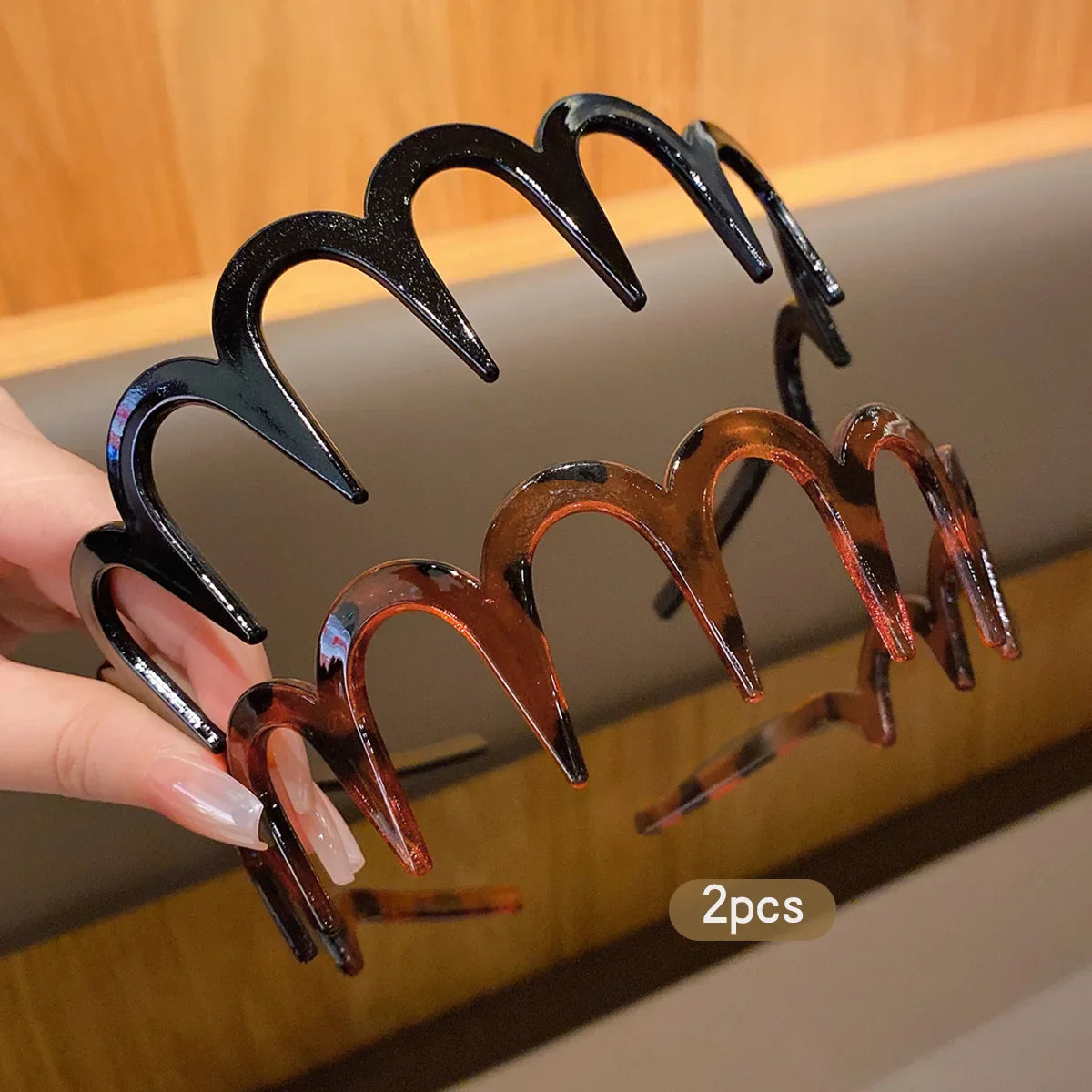 2 internet red hair clips with teeth and anti slip hair clips suitable for daily use as hair accessories