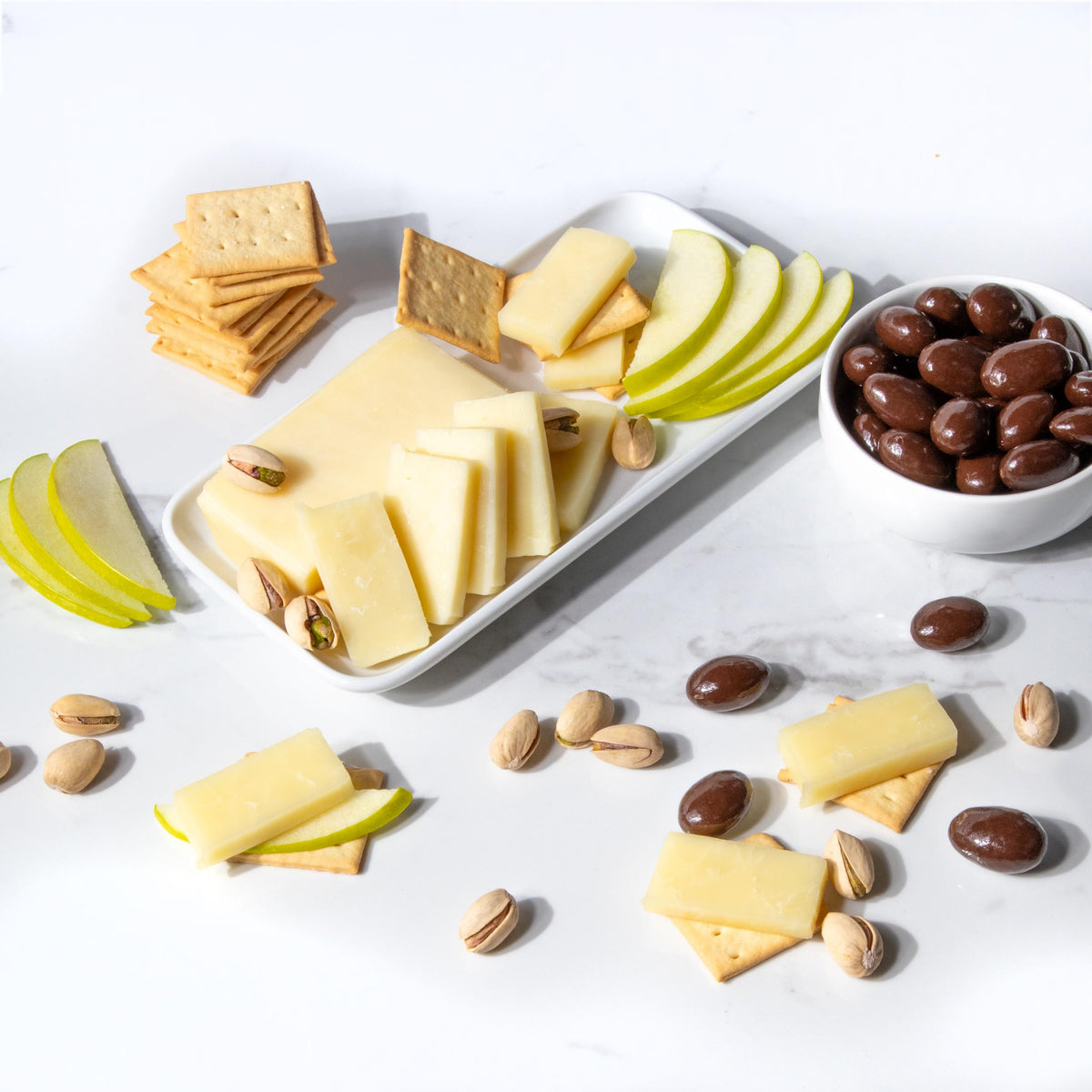 A Gift Inside Perfect Pairings Deluxe Fruit, Cheese & Gourmet Box