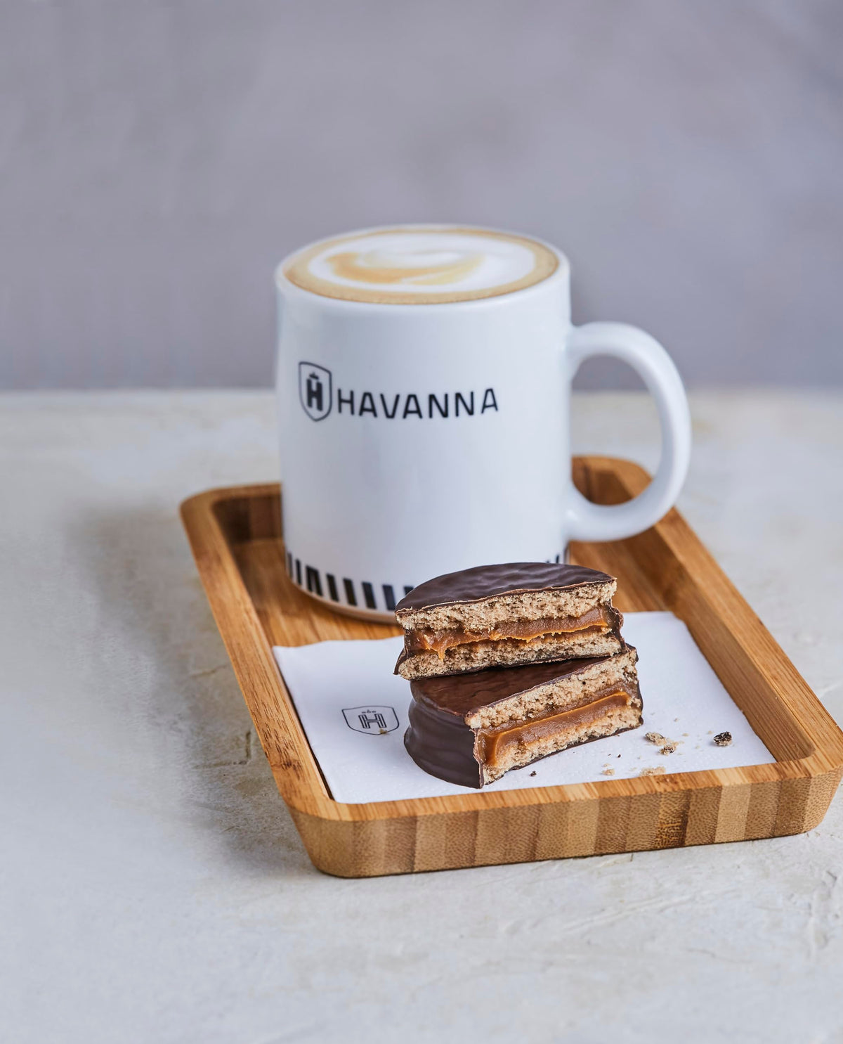 Havanna Alfajores Argentinos – Traditional Argentine Dulce de Leche with Semi-Sweet Havanna Chocolate (Box of 12)