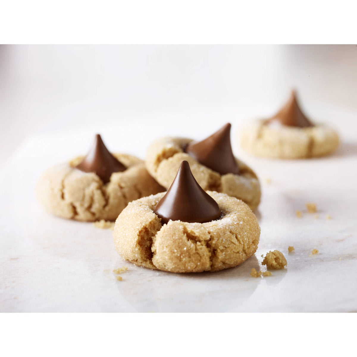 HERSHEY'S KISSES Milk Chocolate Candy Bulk Bag, 60 oz – Holiday Treats, Stocking Stuffers & Party Favors