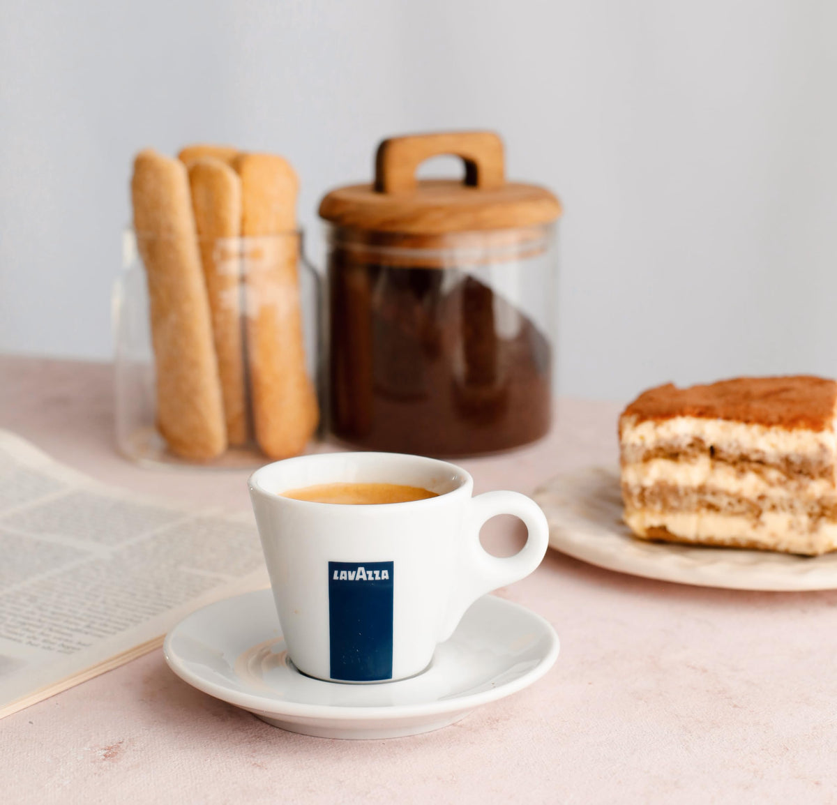 Lavazza Qualità Oro Whole Bean – Medium Roast, 2.2 lb | 100% Arabica