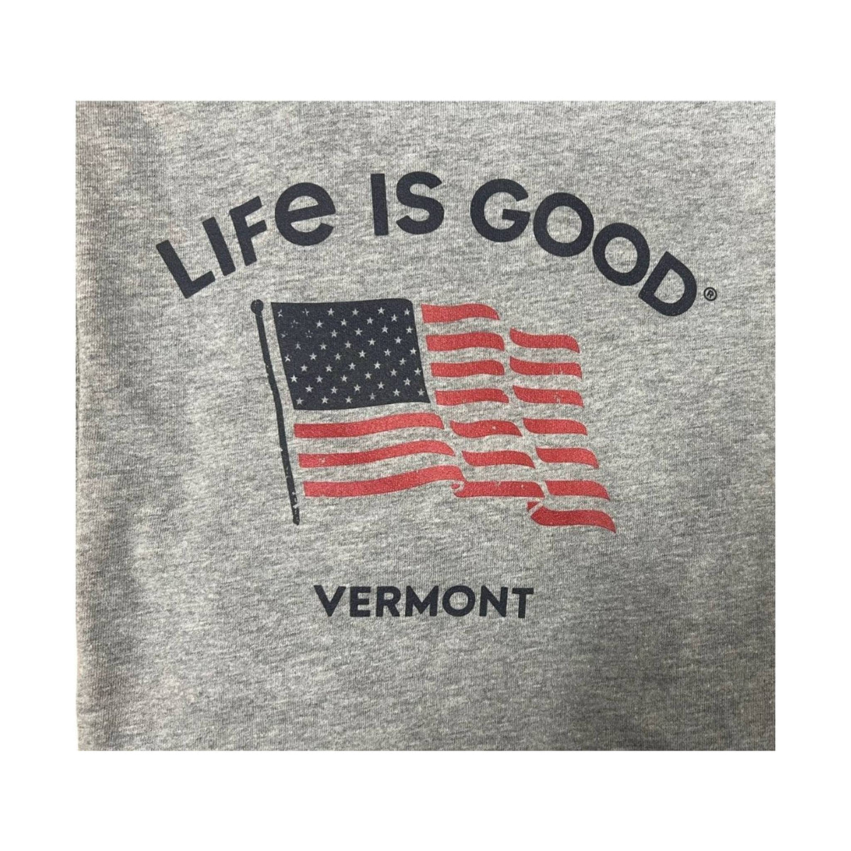 Life is Good Men's Vermont Exclusive Waving Flag - Heather Gray