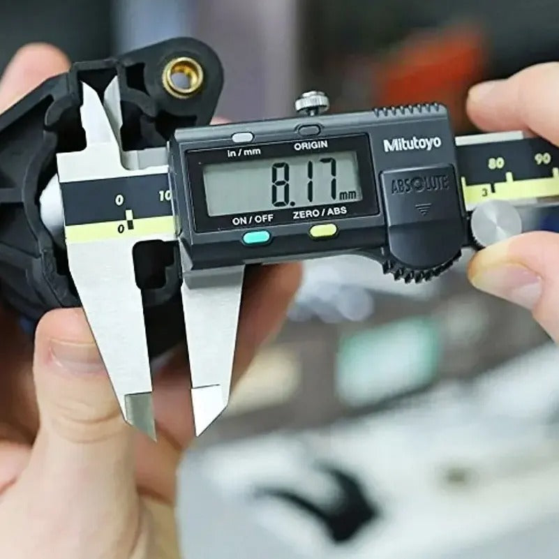 Mitutoyo Digital Caliper Stainless Steel Absolute Digimatic Caliper, 0-6"/150mm Range 500-196-20 Paquimetro Digital
