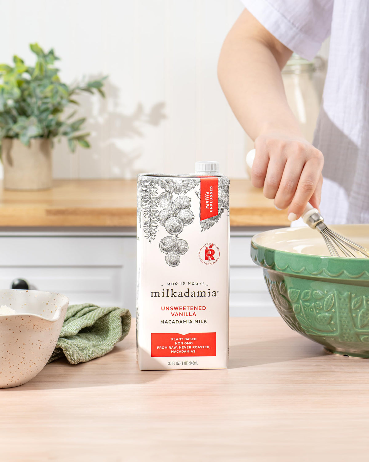 Milkadamia Macadamia Milk - Unsweetened Vanilla - 32 Fl Oz (Pack of 6) - Lactose Free, Vegan, Dairy Free