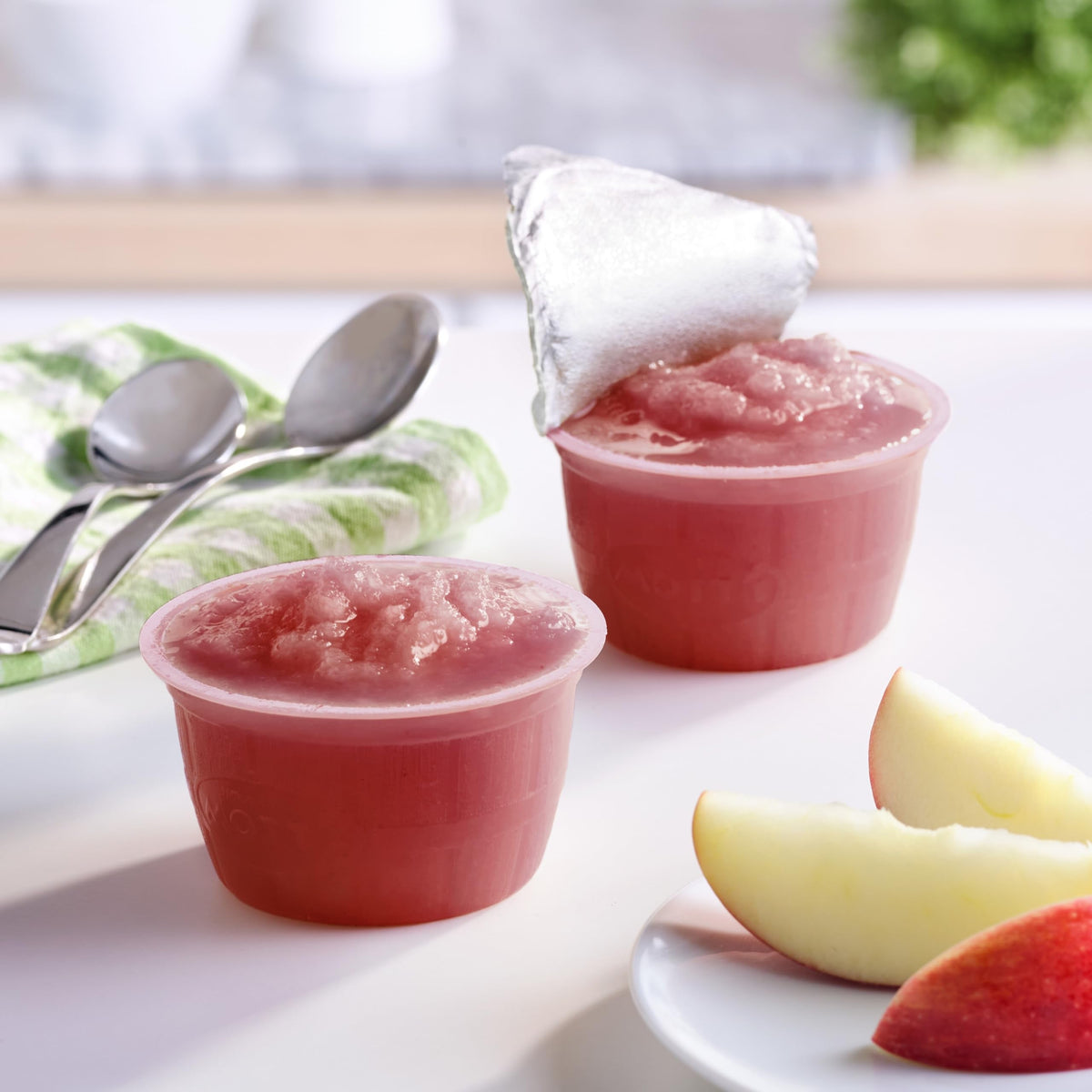 Mott's Strawberry Applesauce 4 oz Cups – 72 Count (12 Packs) | No Artificial Flavors, Vitamin C