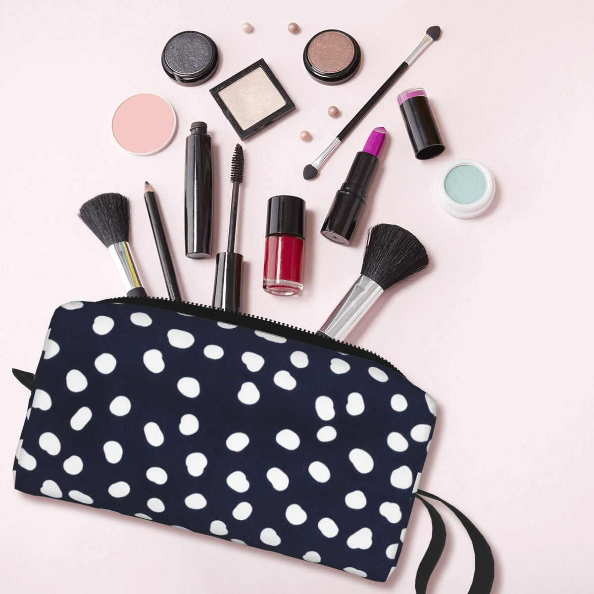 OLUSENMO White Doodle Polka Dot Makeup Bag for Women with Wrist Strap
