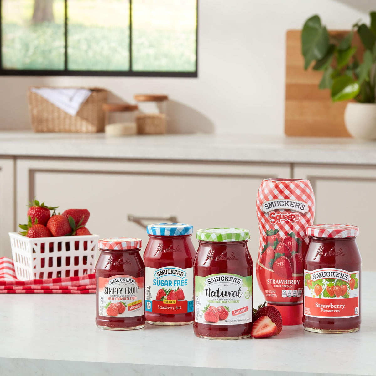 Smucker's Squeeze Strawberry Fruit Spread, 20 oz — Pack of 12 | Easy-To-Squeeze Bottle