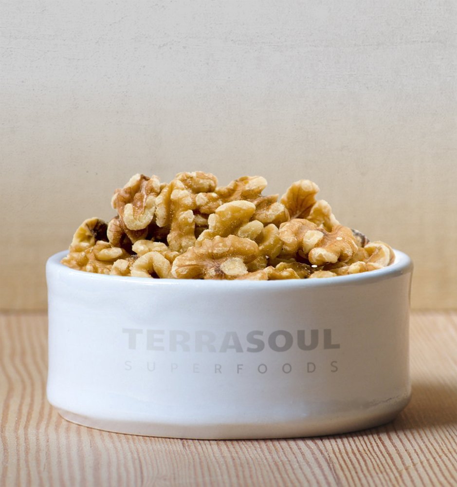 Terrasoul Superfoods Organic Raw Walnuts – Chandler Variety, 2 Lb Pack, Light Color, California-Grown