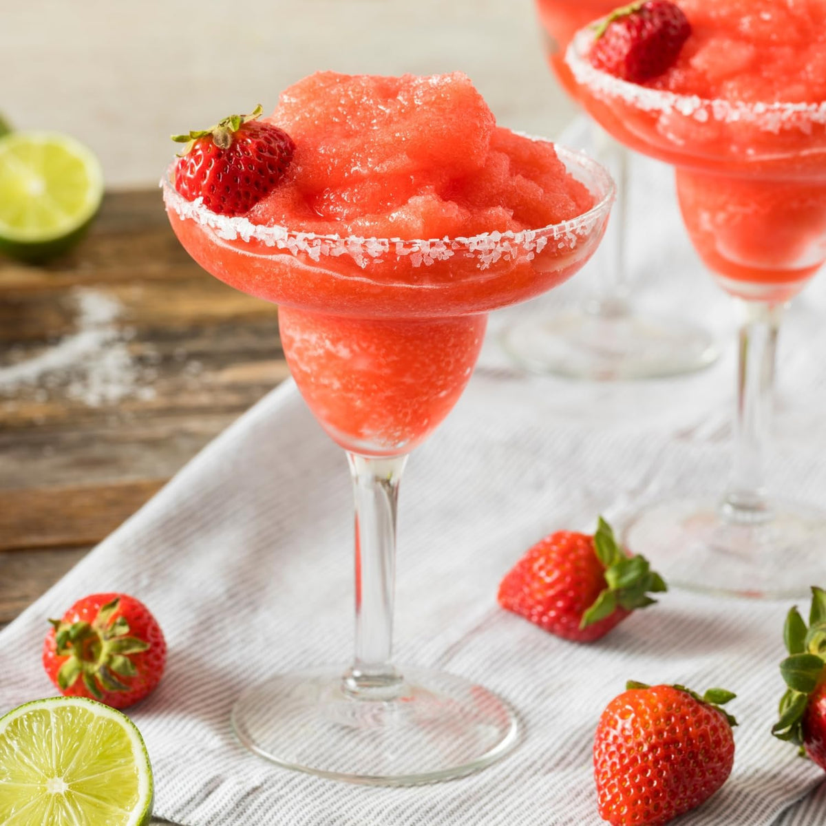 Tres Agaves Organic Strawberry Margarita & Daiquiri Mix – Real Strawberry Purée, Agave Nectar & Lime Juice – 2-Pack 750ml