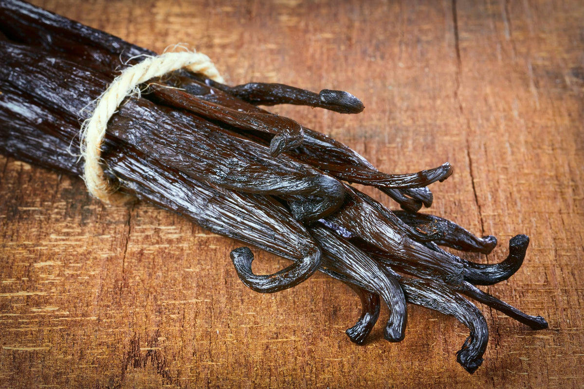 Vanilla Bean Kings | 25 Organic Madagascar Whole Grade A Vanilla Pods for Vanilla Extract & Baking