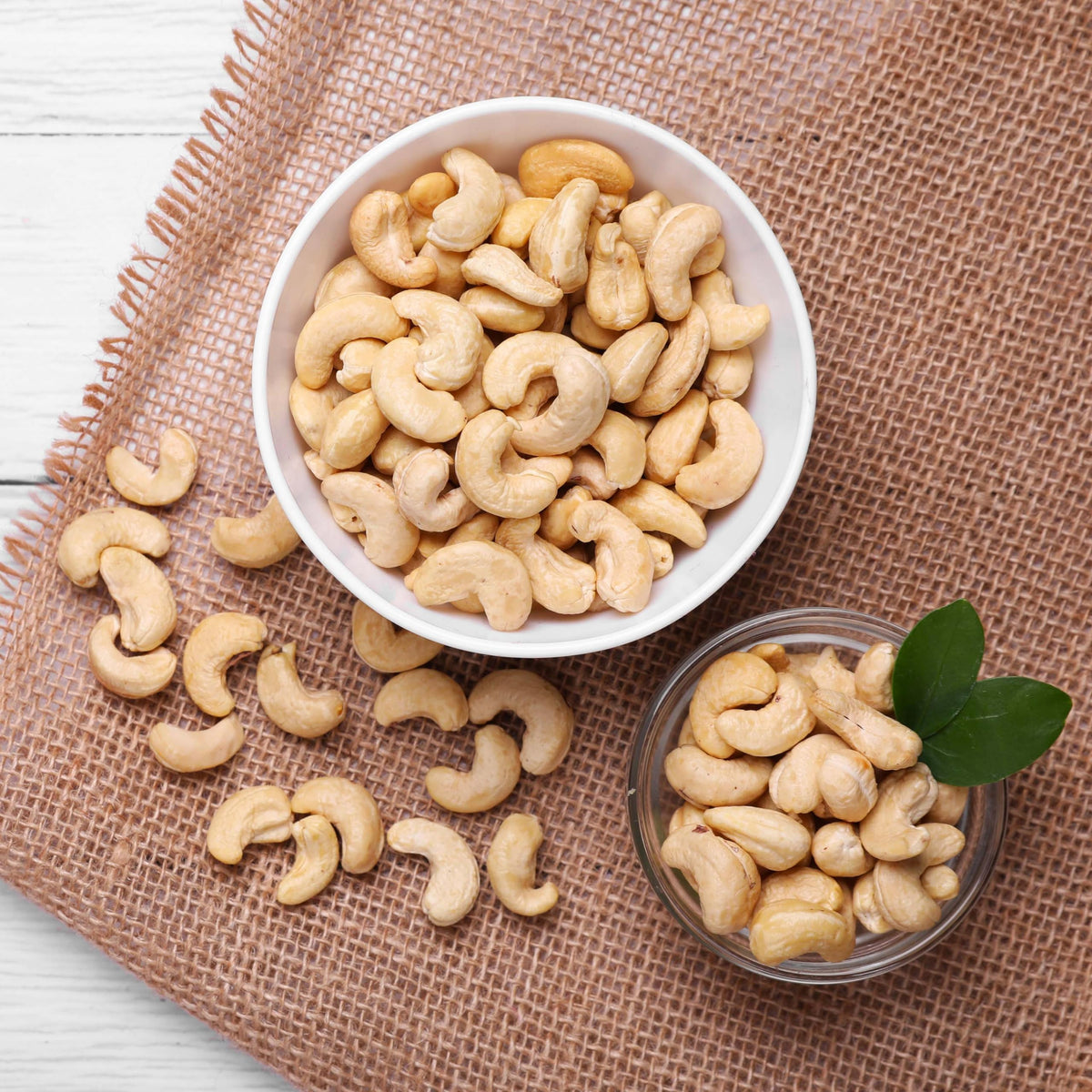 Yupik Organic Dry Roasted Cashews, 2.2 lb (35.2 oz) – Kosher, Gluten-Free, Non-GMO, Vegan, Unsalted & Oil-Free